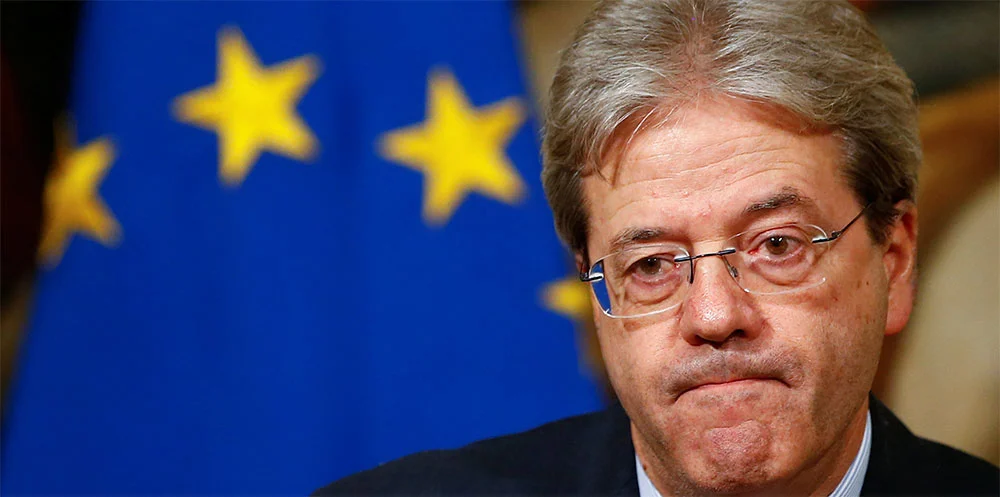 Gentiloni prima rassicura i tassisti, poi li frega