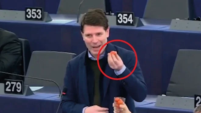 Pomodori dal Camerun a Pachino: Lega e Forza Italia hanno votato il Trattato beffa
