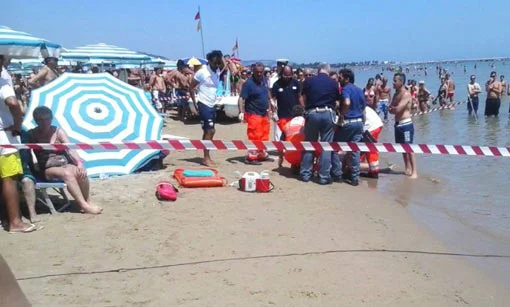 Mare inquinato, febbre e vomito per 40 bimbi