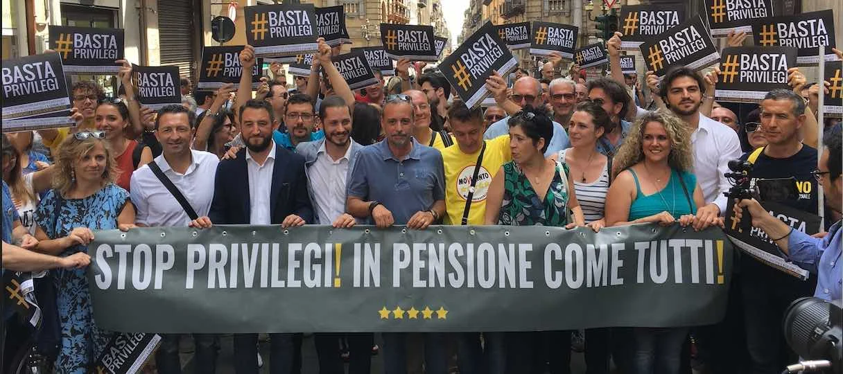 Il MoVimento rifiuta la pensione privilegiata, gli altri se la tengono