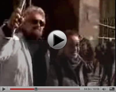 Beppe Grillo a Bologna, le contestazioni