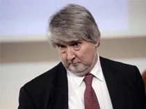 Mozione di sfiducia del M5S al ministro Poletti per conflitto di interessi