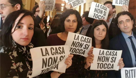 Se paghi le rate in ritardo ti scippano la casa #LaCasaNonSiTocca