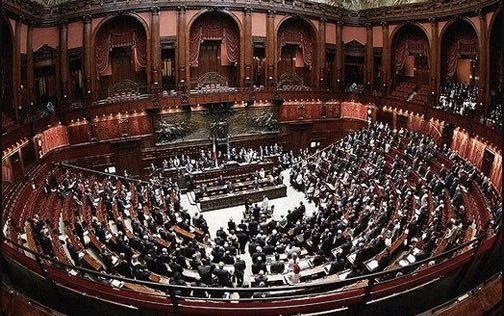 Si scrive milleproroghe, si legge millemarchette ai partiti