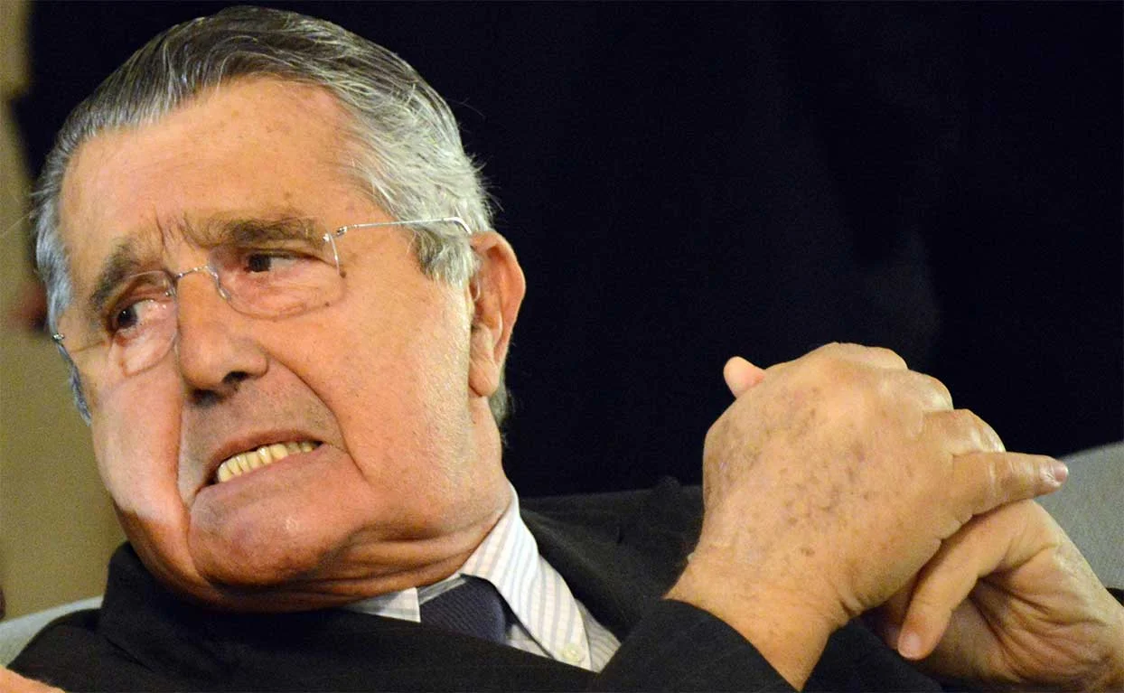De Benedetti Re Mida al contrario: ciò che tocca muore