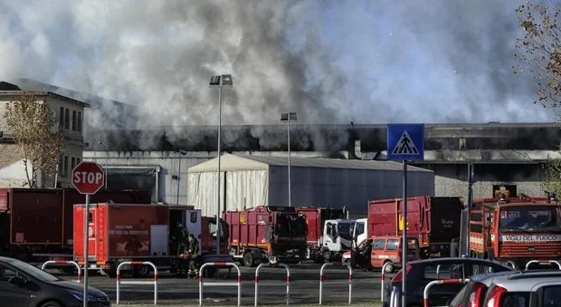 La #guerradeirifiuti: 300 incendi contro gli italiani