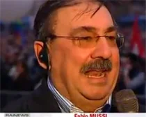 Grillo dovrebbe spararsi nei coglioni