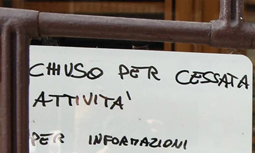 Cristo si è fermato a Lazzaro, i centri commerciali invece no