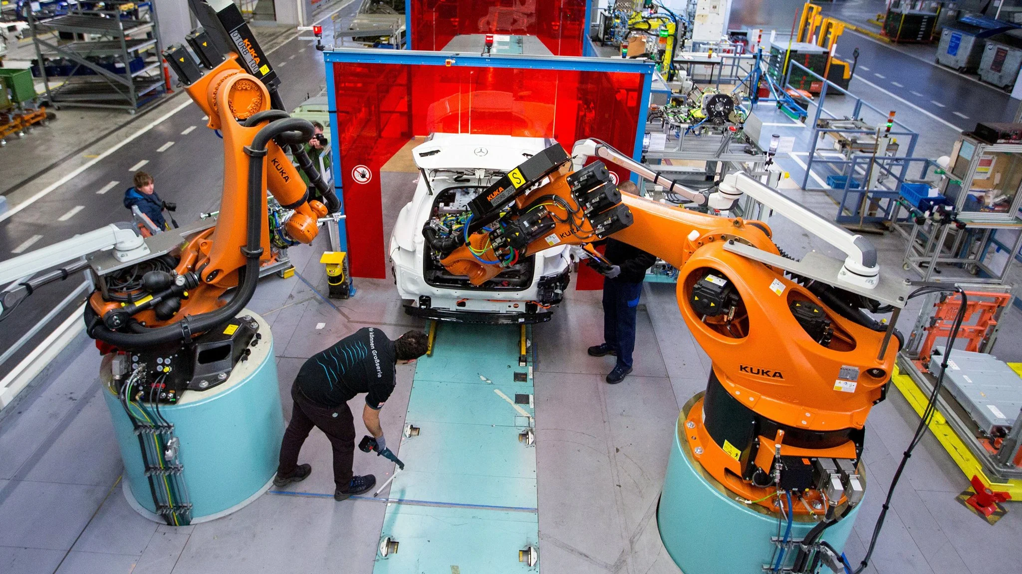 Dallo scalpellino al cobot. Quando umani e robot lavorano fianco a fianco