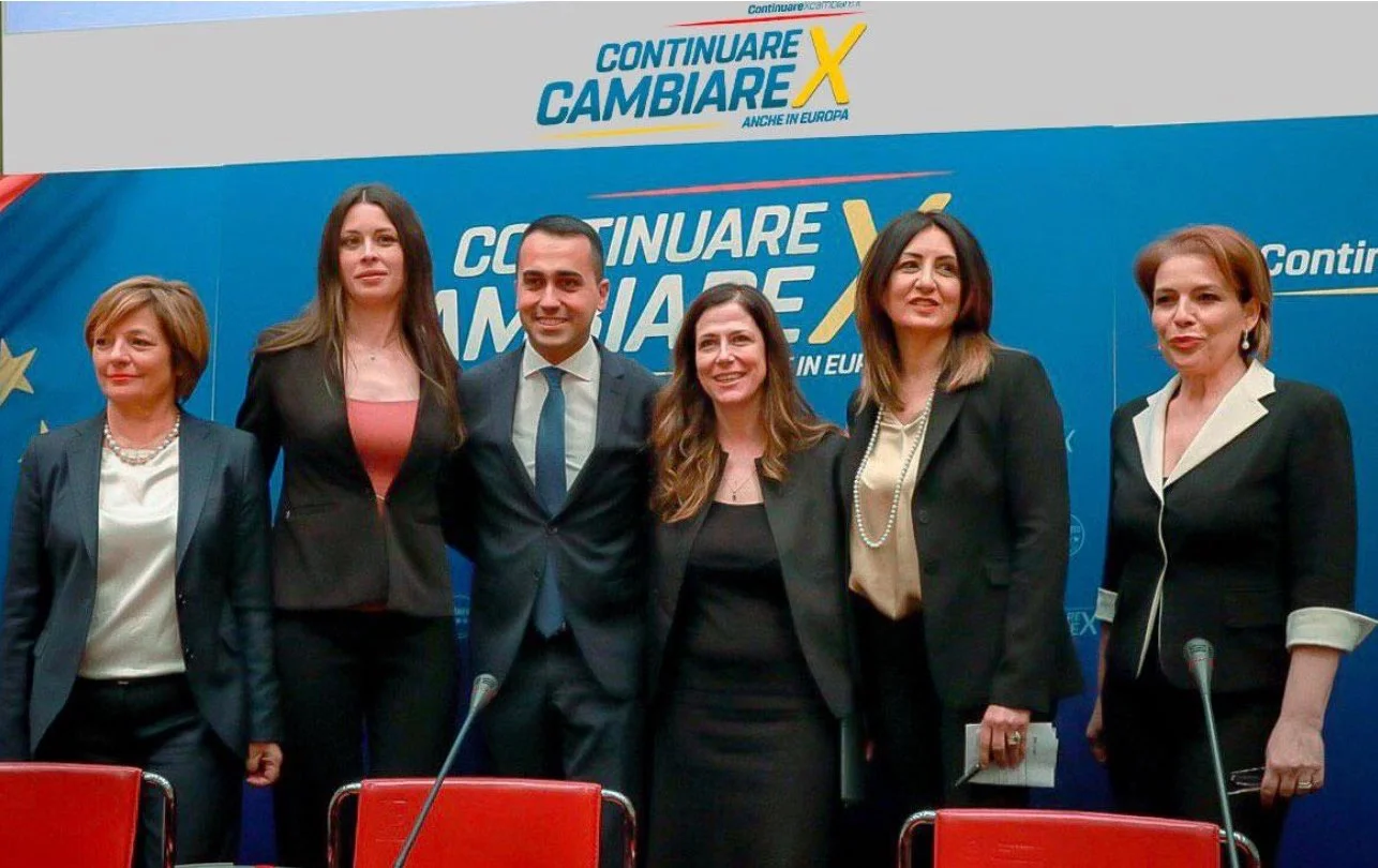 Luigi Di Maio presenta le 5 capolista del MoVimento 5 Stelle alle elezioni europee - #continuareXcambiare
