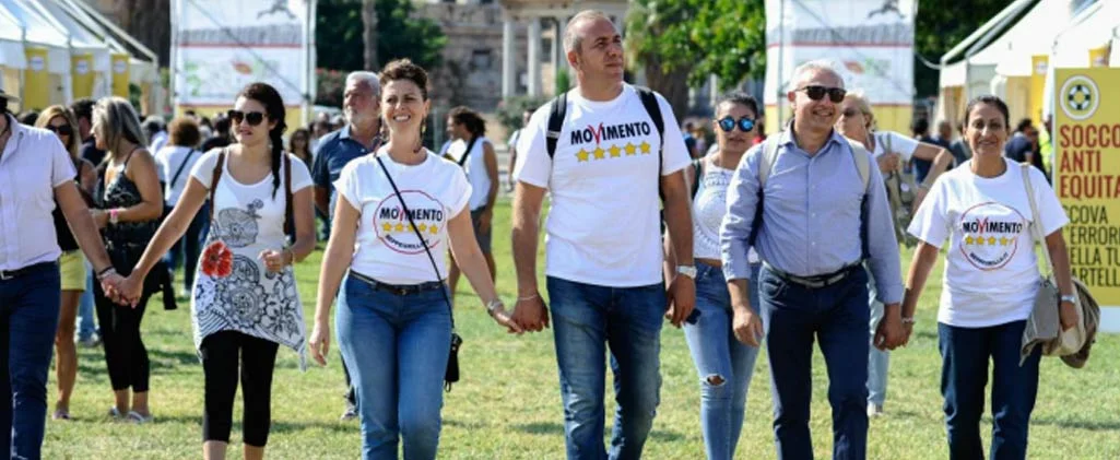 L'iscritto 5 Stelle vale, l'iscritto pd paga