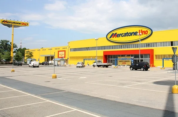 IMMAGINI INEDITE: ecco come Calenda ha distrutto Mercatone Uno!