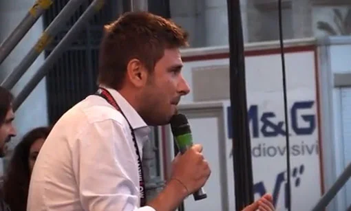 Alessandro Di Battista in Piazza San Giovanni. L'onestà andrà di moda