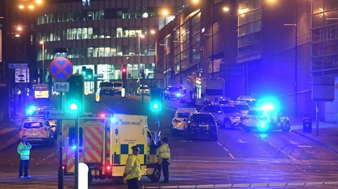 Manchester, solidarietà al popolo inglese