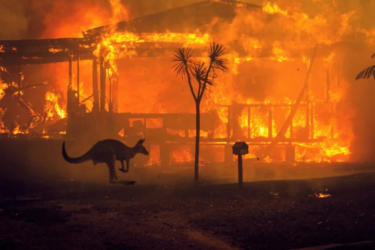 Gli incendi in Australia alimentano il dibattito sulla crisi climatica