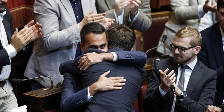 Senatori, bugie e vitalizi