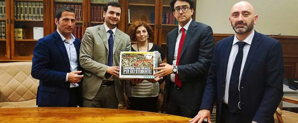 #AbbassaLaTassa per gli studenti universitari!