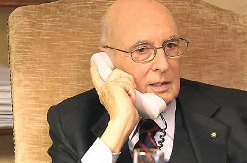 Metti un Napolitano al telefono