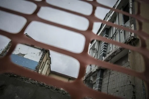Terremoto: un decreto senza soldi (tranne che per le poltrone)